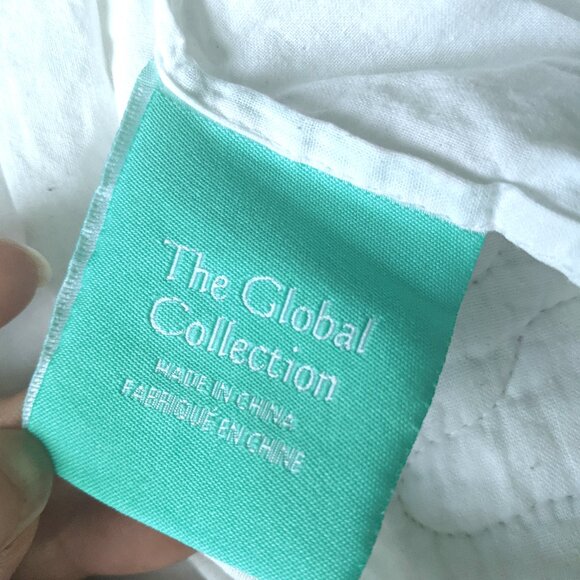 The Global Collection Quilted Floral Pillow Shams Scalloped Trim White Beige - Picture 4 of 8